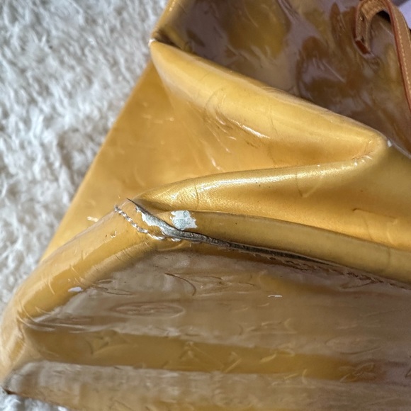 Louis Vuitton Monogram Yellow Vernis Reade GM Tote XL - Picture 10 of 14